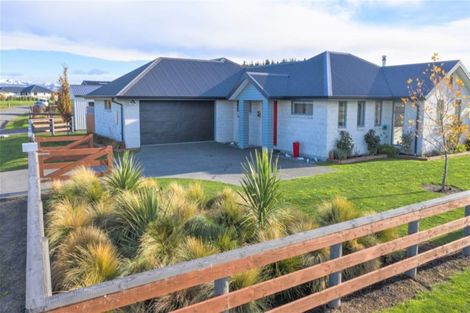 Photo of property in 2 Paradise Way, Amberley, 7410