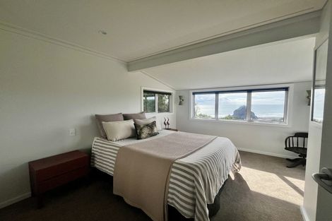 Photo of property in 15 Piha Road, Piha, New Lynn, 0772