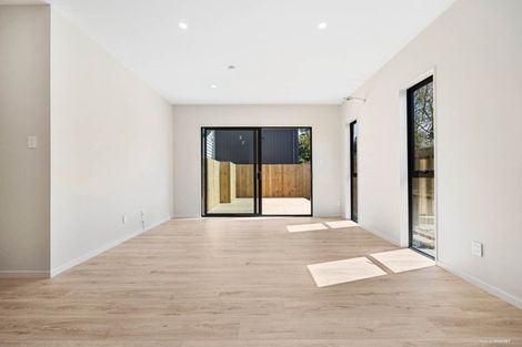 Photo of property in 62d Woodside Road, Massey, Auckland, 0614