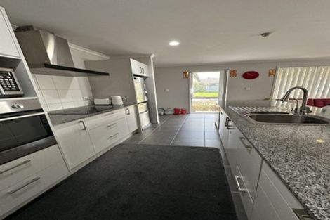 Photo of property in 220 Harbourside Drive, Karaka, Papakura, 2113