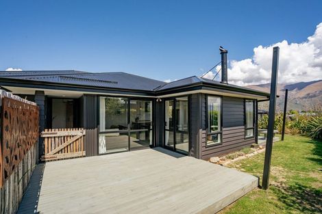 Photo of property in 19 Matipo Street, Wanaka, 9305