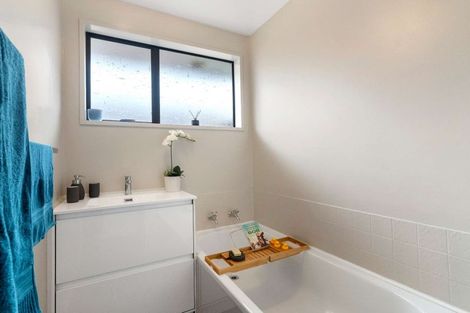 Photo of property in 37 Karnak Crescent, Russley, Christchurch, 8042