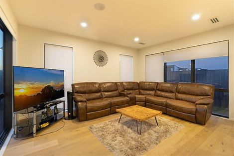 Photo of property in 1 Toanui Road, Hobsonville, Auckland, 0616