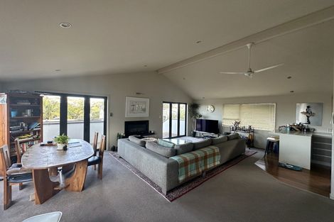 Photo of property in 46 Masterton Road, Rothesay Bay, Auckland, 0630
