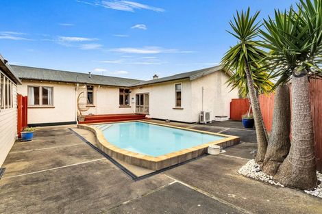 Photo of property in 28 Carlton Avenue, Gonville, Whanganui, 4501