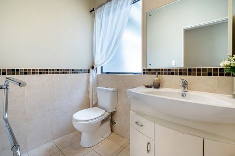 Photo of property in 14 Durbin Court, Greenhithe, Auckland, 0632