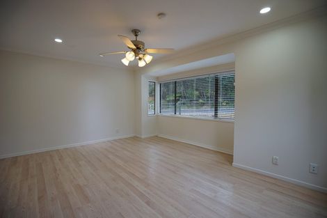 Photo of property in 33 Homewood Place, Chatswood, Auckland, 0626
