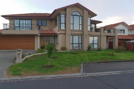 Photo of property in 6 Danica Esplanade, Te Atatu Peninsula, Auckland, 0610