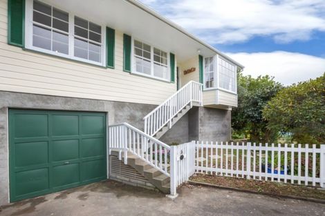 Photo of property in 5 Sunrise Boulevard, Tawa, Wellington, 5028