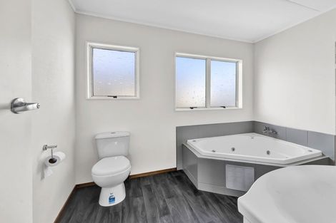 Photo of property in 6 Manuka Place, Hawera, 4610