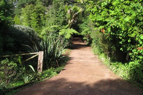 Photo of property in 334 Huia Road, Titirangi, Auckland, 0604