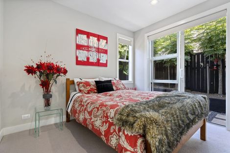 Photo of property in 43b Seaview Road, Castor Bay, Auckland, 0620