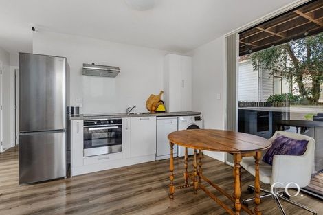 Photo of property in 1 Karewa Parade, Papamoa Beach, Papamoa, 3118