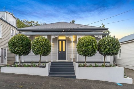 Photo of property in 21 St Aubyn Street, Devonport, Auckland, 0624