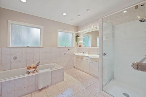 Photo of property in 10 Etherege Place, Howick, Auckland, 2014