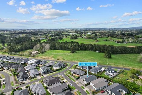 Photo of property in 3 Dida Park Drive, Kumeu, 0810