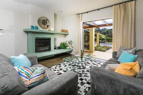 Photo of property in 1030 Peak Road, Helensville, 0875