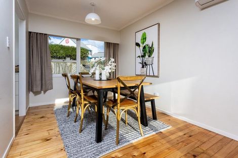 Photo of property in 1/8 Kaipatiki Road, Glenfield, Auckland, 0629