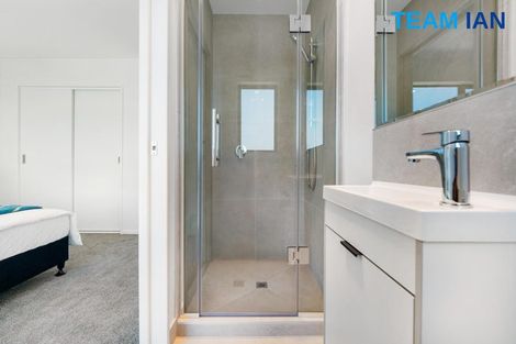 Photo of property in 11 Kayle Glen, West Harbour, Auckland, 0618
