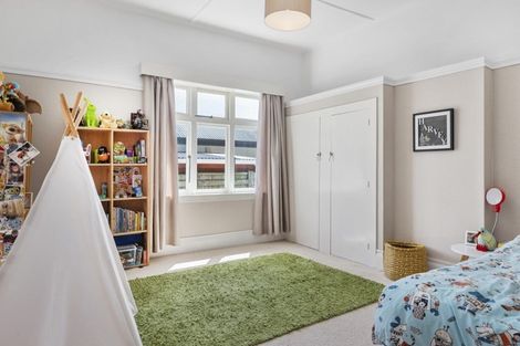 Photo of property in 23 Ferry Street, Seatoun, Wellington, 6022