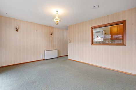 Photo of property in 43 Prestons Road, Redwood, Christchurch, 8051