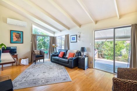 Photo of property in 1/239 Lake Road, Northcote, Auckland, 0627
