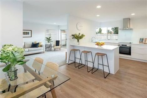 Photo of property in 2/23 Tarnica Road, Northpark, Auckland, 2013