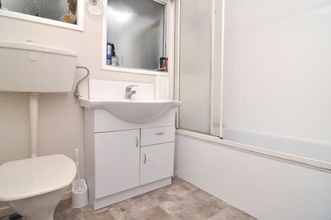 Photo of property in 2/24 Lauderdale Road, Birkdale, Auckland, 0626