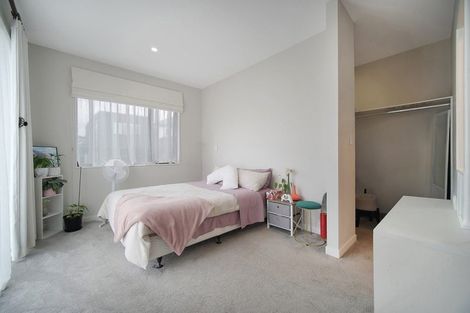 Photo of property in 6 Joseph Kokich Avenue, Swanson, Auckland, 0614