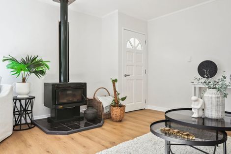 Photo of property in 9a/2 De Val Drive, Titirangi, Auckland, 0604