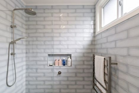 Photo of property in 59 Endeavour Street, Lyall Bay, Wellington, 6022