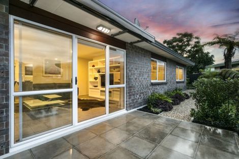 Photo of property in 2/54 Lakeside Drive, Orewa, 0931