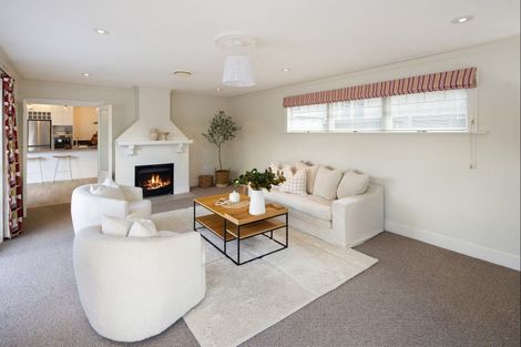 Photo of property in 74 Princes Street, Cambridge, 3434