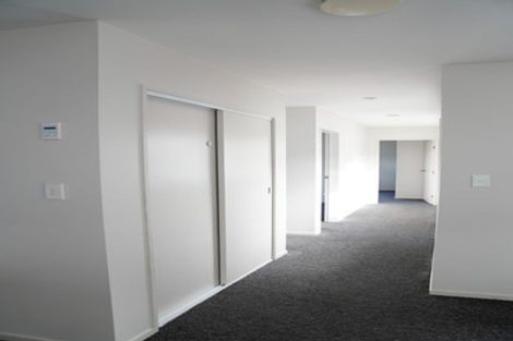 Photo of property in 13 Gala Place, Henderson, Auckland, 0612