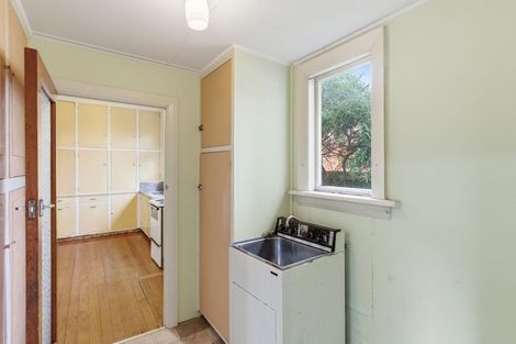 Photo of property in 48 Saint Andrews Square, Strowan, Christchurch, 8052