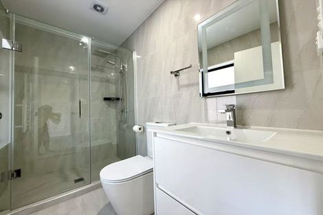 Photo of property in 4 Tawapou Close, Massey, Auckland, 0614