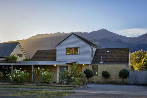 Photo of property in 16 Oregon Drive, Kelvin Heights, Queenstown, 9300