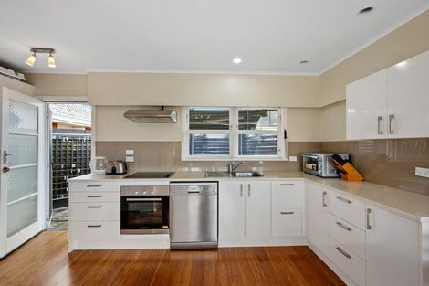 Photo of property in 1/163 Shakespeare Road, Milford, Auckland, 0620