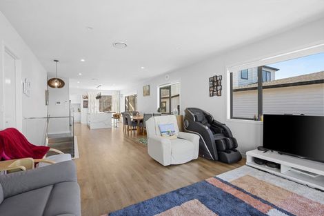 Photo of property in 11 Pacific Heights Road, Orewa, 0931