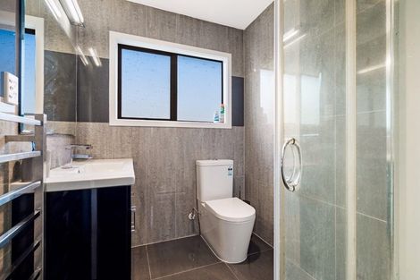 Photo of property in 109 Kemp Road, Massey, Auckland, 0614