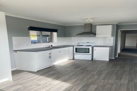 Photo of property in 1 Puriri Place, Levin, 5510