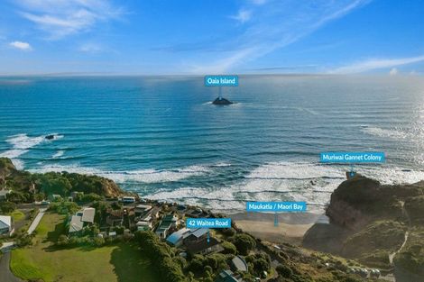 Photo of property in 42 Waitea Road, Muriwai, Waimauku, 0881