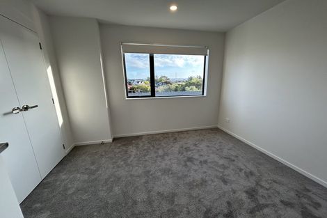 Photo of property in 9 Paetai Lane, Te Atatu Peninsula, 0610