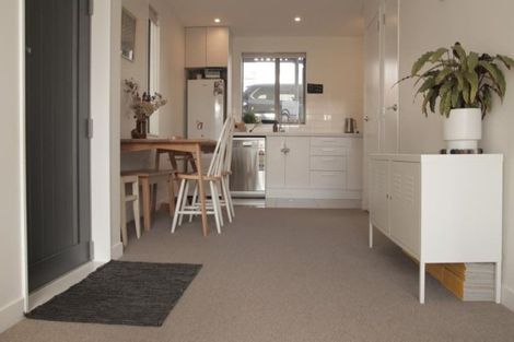 Photo of property in 24u7 Princess Terrace, Newtown, Wellington, 6021