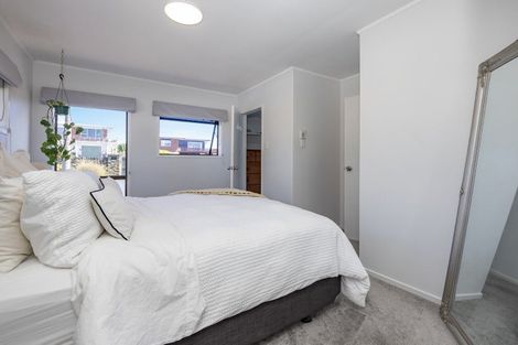 Photo of property in 219 Royal Road, Massey, Auckland, 0614