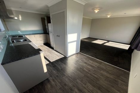 Photo of property in 11 Bristol Crescent, Roslyn, Palmerston North, 4414