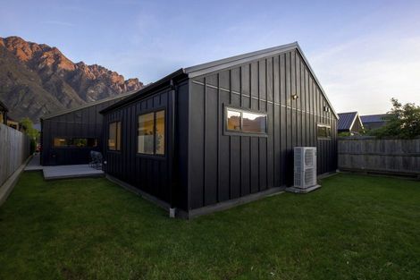 Photo of property in 48 Corriedale Road, Jacks Point, 9371