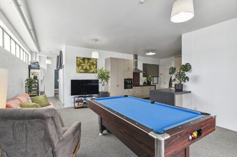 Photo of property in Endeavour Apartments, 18/125u Thorndon Quay, Pipitea, Wellington, 6011