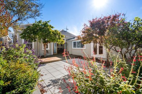 Photo of property in 43 Porritt Avenue, Mount Victoria, Wellington, 6011