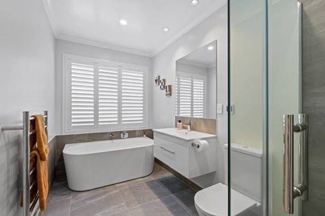 Photo of property in 134 Arran Point Parade, Orewa, 0931